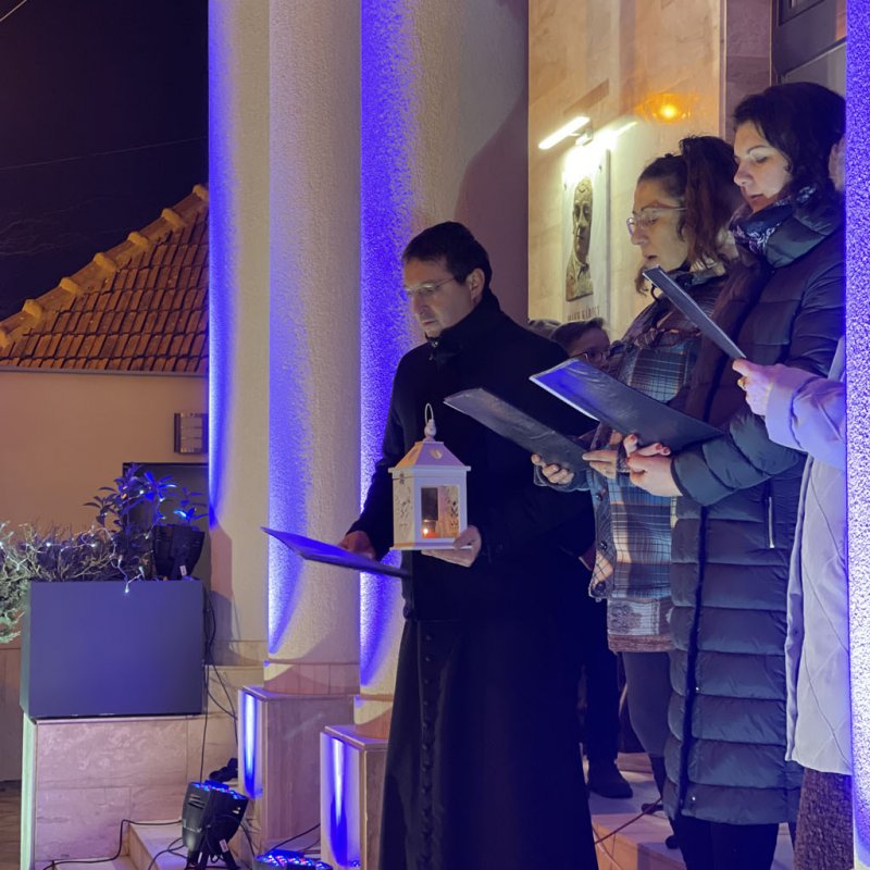 Fellobbant a szeretet lángja 34